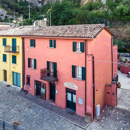 La Locanda Del Povero Diavolo Torriana Eksteriør bilde