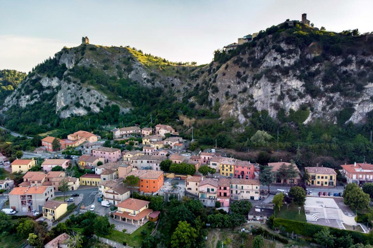 La Locanda Del Povero Diavolo Torriana Eksteriør bilde