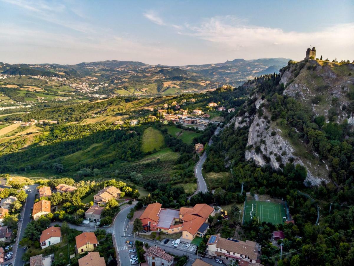 La Locanda Del Povero Diavolo Torriana Eksteriør bilde
